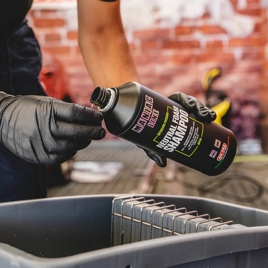 Maniac Line Car Detailing , Neutral Foam Shampoo, 2 in1 Neutral Shampoo, Highly Effective On Dust And Grime, 1000ml - Detailing Essentials