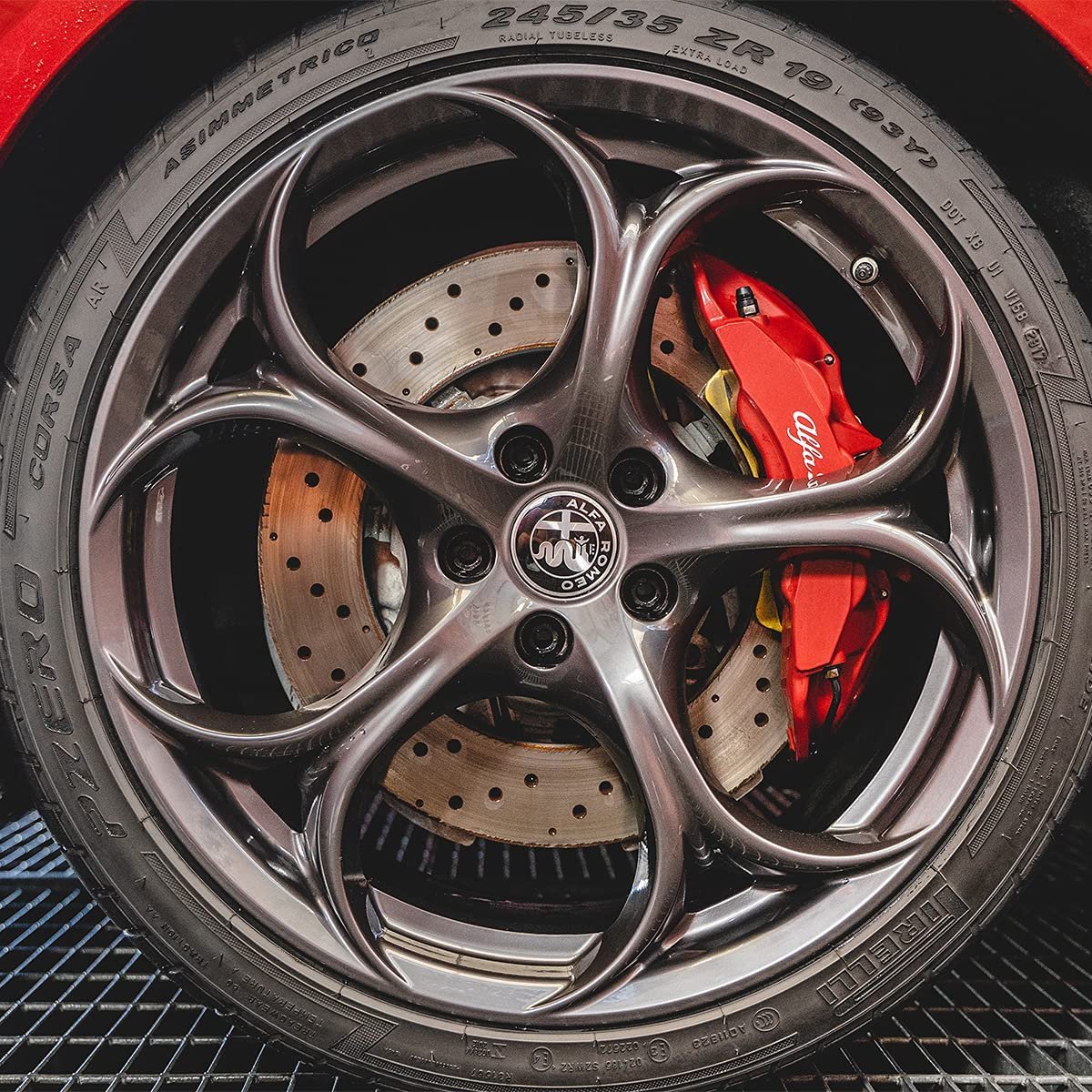 Mafra Maniac Line Wheel & Tyre Cleaner 1000ml | 2 - in - 1 Alloy & Rubber Cleaner | Removes Brake Dust, Road Grime & Preps Wheels For Polishing - Detailing Essentials